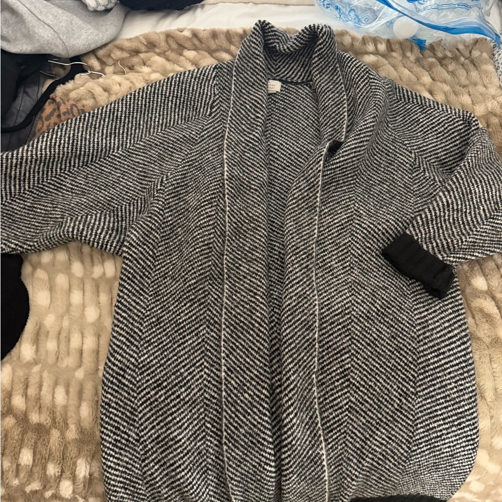 Midi length Black and Gray Sweater